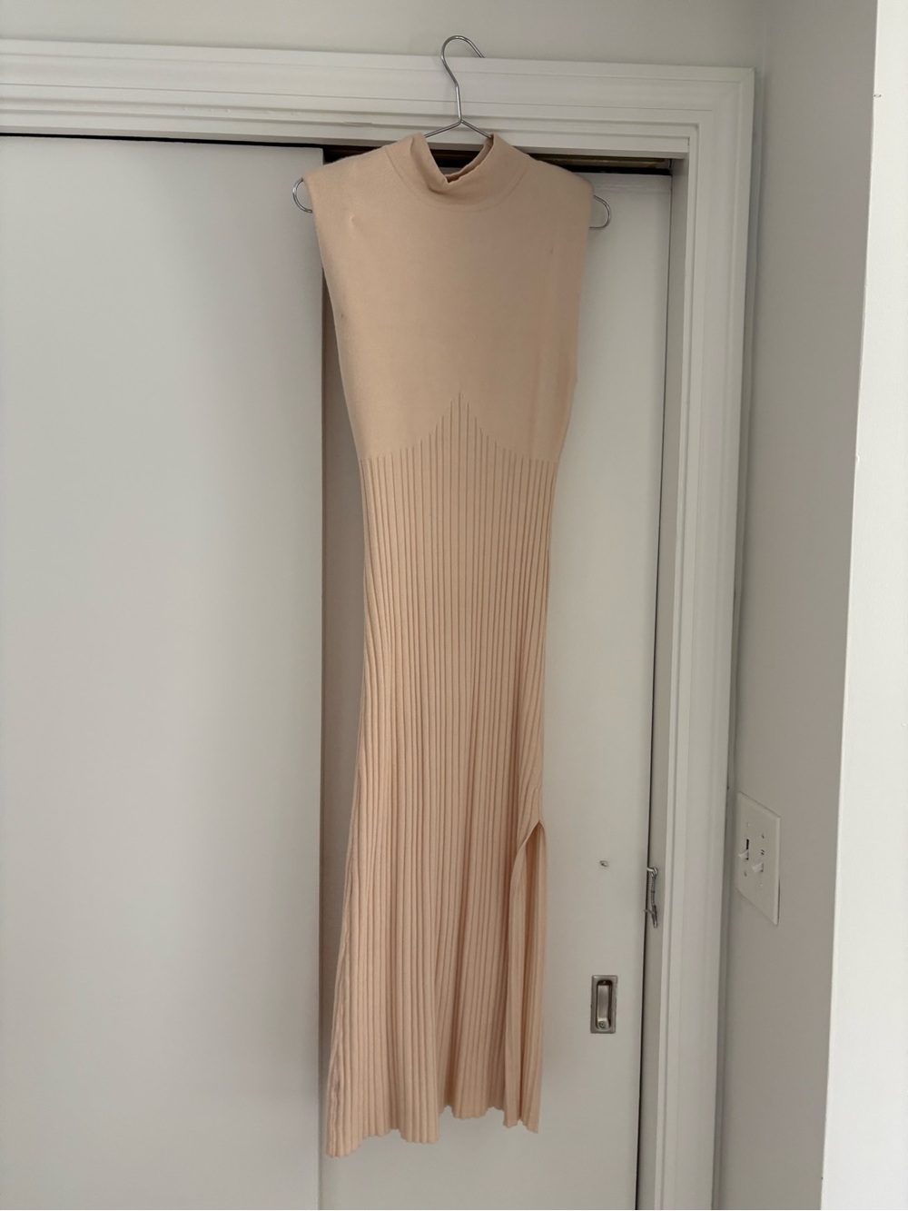 Bobbles & Lace Beige Mock Neck Ribbed Knit Midi Dress - Size Small